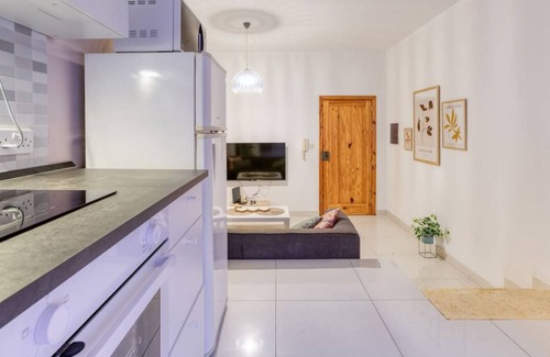 Ta' Giorni Apartment | Cosy 1BR home in the heart of St.Julians w/WIFI