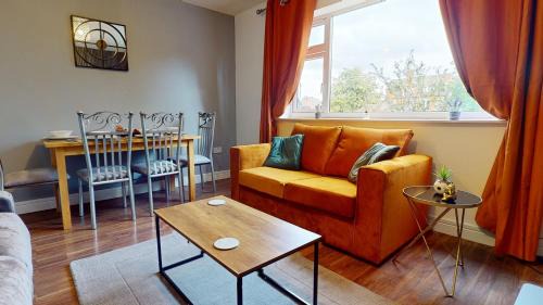 Hinckley Apartment | Cosy 2 bed Apartment 1st Floor Business & Leisure Parking and Wifi by Jesswood Properties