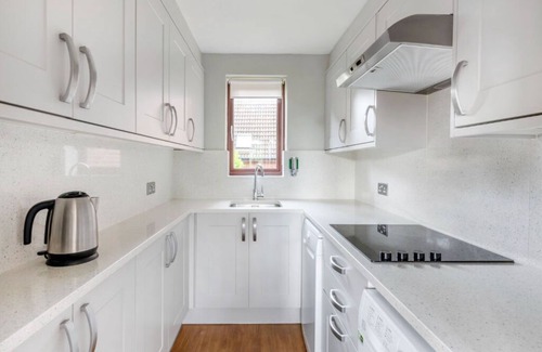 Cromer Condo | Cosy 2-Bed Apartment | Seaside Resort | Sleeps 6