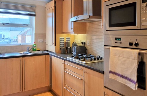 Swindon Apartment | Cosy 2 Bed Apt, Central Old Town