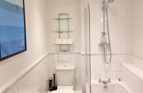 Swindon Apartment | Cosy 2 Bed Apt, Central Old Town