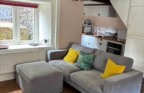 Wirksworth House | Cosy 2 Bed Boutique Cottage in Wirksworth on the edge of the Peak District