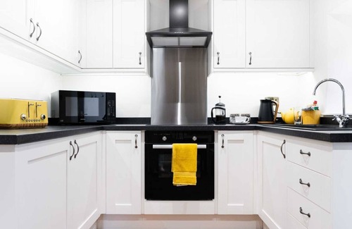 Hope Valley Cottage | Cosy 2 bed cottage nestled in the village of Bradwell, close to the Hope Valley