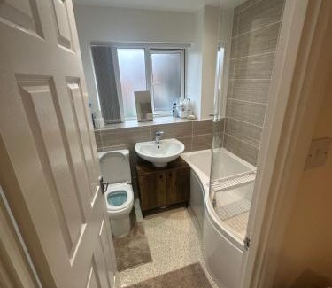 Castle Bromwich House | Cosy 2 Bed House near Birmingham Airport & NEC