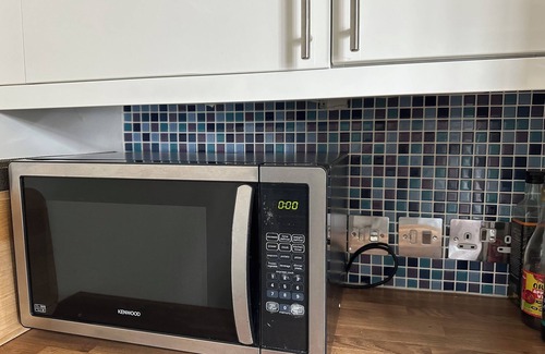 Garden Suburb Apartment | Cosy 2-Bed Retreat in Hampstead