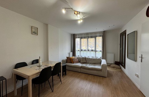 Saint-Denis Apartment | Cosy 2 bedroom Apartment in Saint Denis - 20 min walk from Stade de France