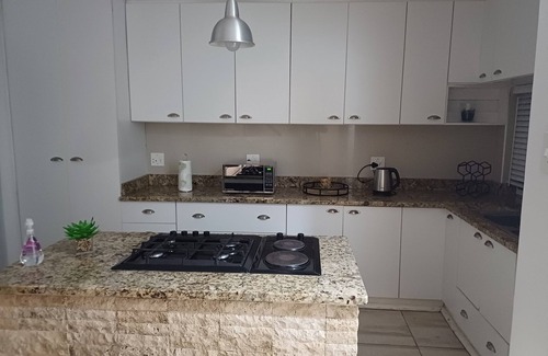 Nahoon Apartment | Cosy 2 Bedroom Apartment in a Prominent Area of East London Nahoon