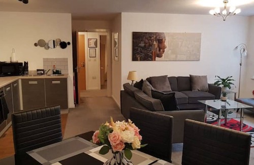 Manchester City Centre Apartment | Cosy 2-Bedroom Apt + Wi-Fi + Free Parking