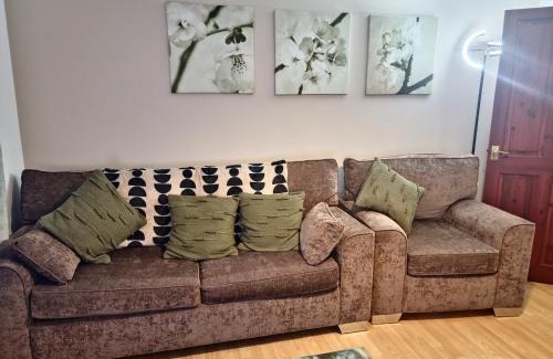 Milton House | Cosy 2 double bed property in Milton