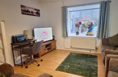 Milton House | Cosy 2 double bed property in Milton