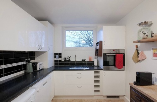Tottenham Hale Condo | Cosy 2BD Flat, Easy Access to City and Nature
