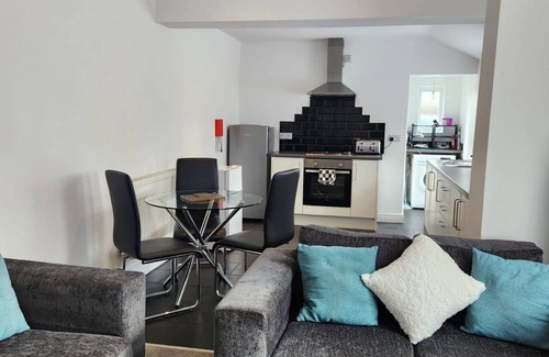 Scunthorpe Apartment | Cosy 2Bed Apt with Free Street Parking