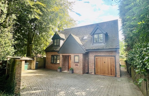 Langold House | Cosy, 3 bedroom house with log burner in rural Derbyshire
