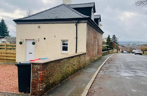 Dumfries House | Cosy 3 bedroom home in an ideal central location