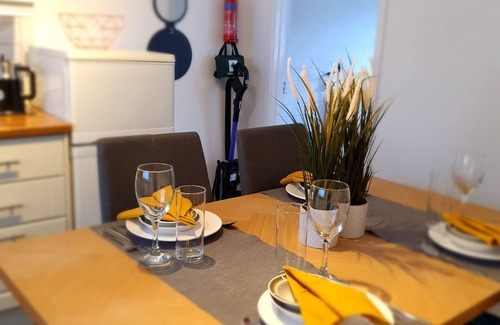 Pendlebury House | Cosy 3 bedroom house