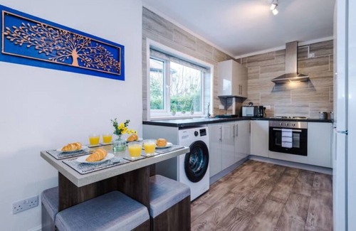 Heslington House | Cosy 3-Bedroom Retreat Steps from City Center