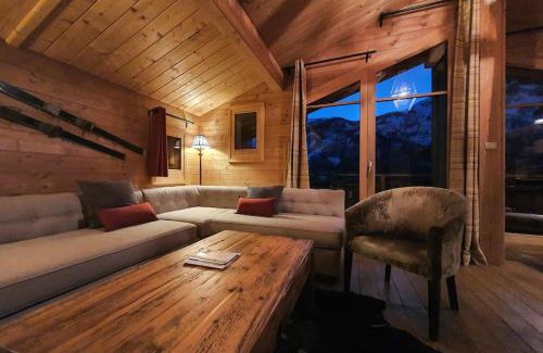 Saint-Marcel Ski Chalet | Cosy 4 bedroom chalet with hot tub (Chalet Velours)