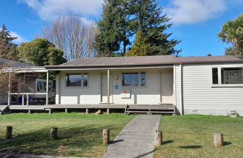 Ohakune Cabin | Cosy 4 Bunk Cabin, Mountain Views, Pet Friendly.