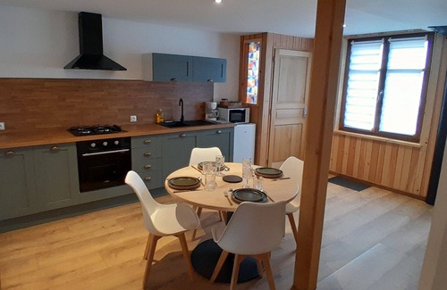 Monthureux-sur-Saone Apartment | Cosy 80 m2 ground floor apartment in town center with shops