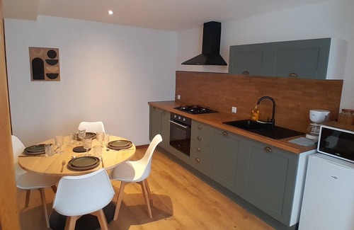 Monthureux-sur-Saone Apartment | Cosy 80 m2 ground floor apartment in town center with shops
