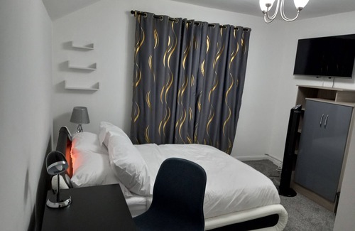 Manchester House | Cosy Accommodation