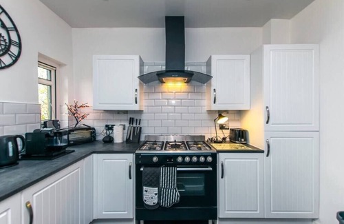 Milngavie Apartment | Cosy and Central 2BD Apartment Milngavie, Glasgow