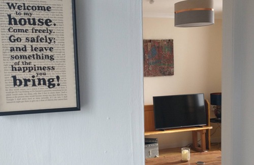 Arnol Cottage | Cosy and Charming Cottage on the Hebridean Way - 15 min Walk to Shore
