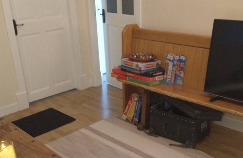 Arnol Cottage | Cosy and Charming Cottage on the Hebridean Way - 15 min Walk to Shore