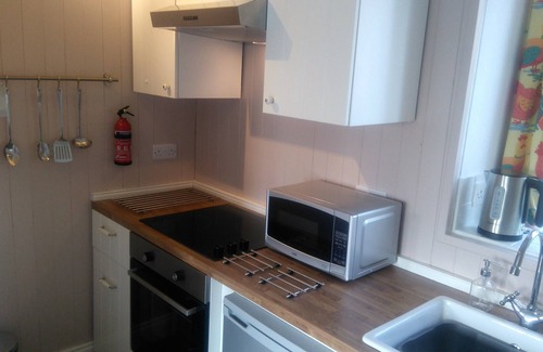 Grewelthorpe Cottage | Cosy and comfortable cottage, pet friendly, woodburning stove, near village pub
