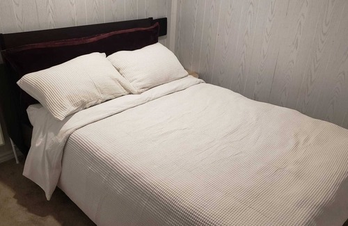 Hamilton House | Cosy and comfy appartment/bsmt. City of falls!