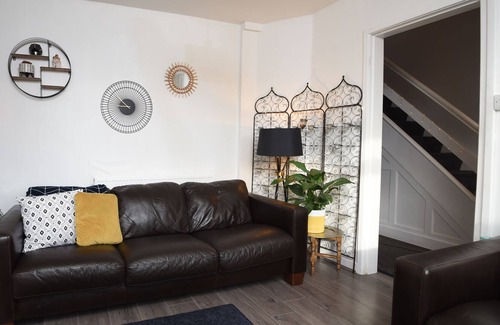 St George House | Cosy and Modern 2 Bed Family House in Abergele