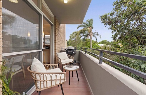 Rose Bay Apartment | Cosy and Quiet Walk to Beach and Harbor