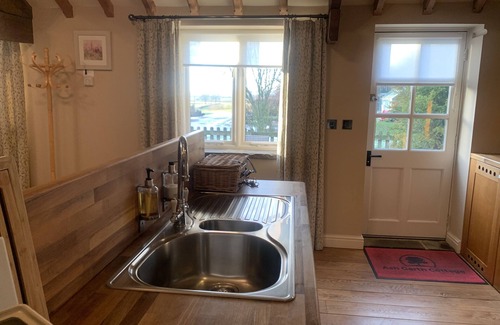 Malton Cottage | Cosy and spacious cottage in beautiful surroundings with private outside area