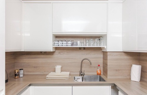 Elephant and Castle Condo | Cosy and Spacious 3 BD flat on Bermondsey St