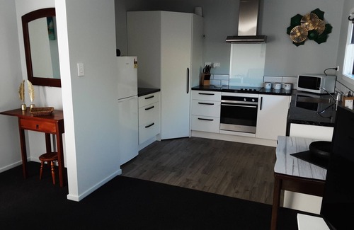 Invercargill House | Cosy, and warm home. Newly build and private. In a quiet area. Sky Sports.
