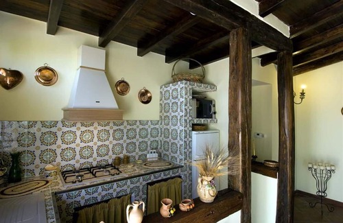 Collesano Villa | Cosy apartment in villa with pool, A/C, WIFI, TV, terrace, panoramic view, parking, close to Cefalù