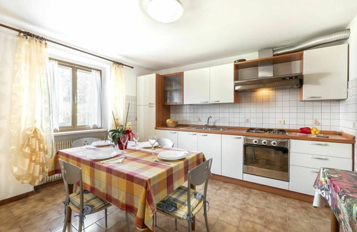 Rive D'Arcano House | Cosy apartment in villa for 6 people with TV, patio and parking