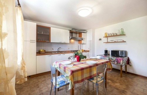 Rive D'Arcano House | Cosy apartment in villa for 6 people with TV, patio and parking