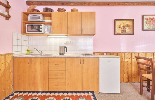 Starkov Villa | Cosy apartment in villa for 4 guests with pool, WIFI, TV, patio and pets allowed