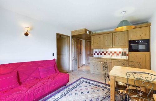 Les Eucherts Apartment | COSY APARTMENT IN THE TREES