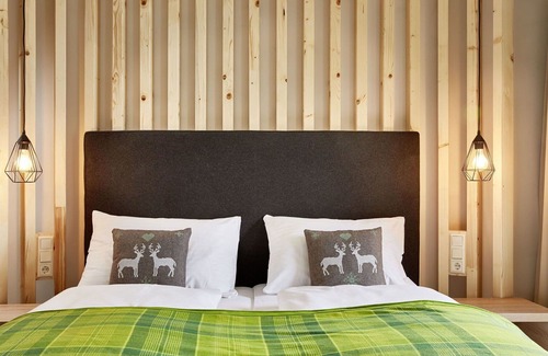 Katschberg Apartment | Cosy apartment with WIFI, pool, TV, balcony, pets allowed, panoramic view and parking