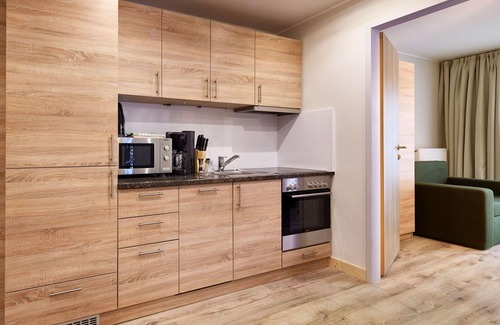 Katschberg Apartment | Cosy apartment for 4 guests with WIFI, pool, TV, balcony, pets allowed, panoramic view and parking