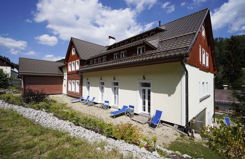 Desna Apartment | Cosy apartment for 6 guests with hot tub, WIFI, TV and parking