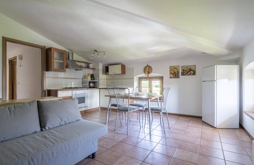 Massa e Cozzile Apartment | Cosy apartment for 4 guests with WIFI, TV, pets allowed and parking