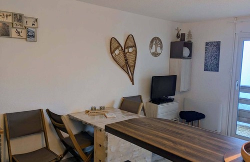 Cadeilhan-Trachere Apartment | Cosy apartment overlooking the valley at the foot of the slopes at pla d'adet 4/5 pers.
