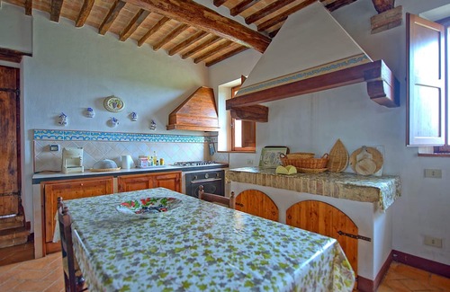 Monteroni d'Arbia Apartment | Cosy apartment for 5 guests with pool, WIFI and panoramic view, close to Siena