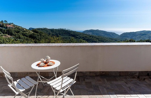 Bardino Nuovo Apartment | Cosy apartment for 6 people with private pool, A/C, TV, balcony, pets allowed and parking