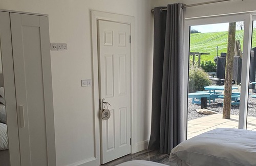 Clonakilty Apartment | Cosy apartment 5 minutes drive from Clonakilty