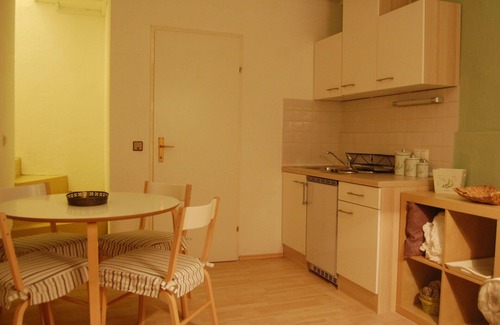Morbisch am See Apartment | Cosy apartment for 3 guests with WIFI, TV, terrace and parking