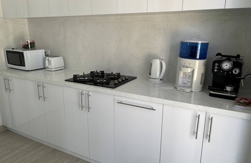Clematis House | Cosy apartment close to Puffing Billy